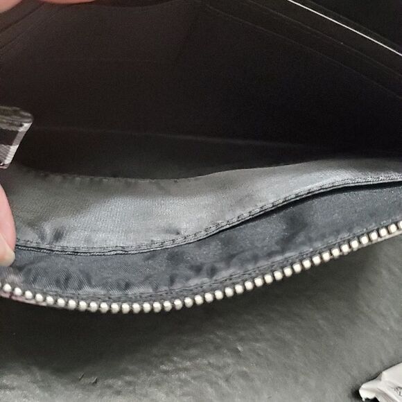 Guess black and pink large wristlet - Picture 7 of 8